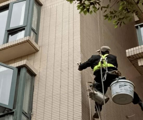 乌海楼道水管漏水维修方法_冰箱漏油漏水