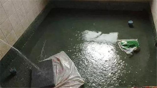 烟台楼上卫生间漏水修理多少钱_楼上下雨会漏水